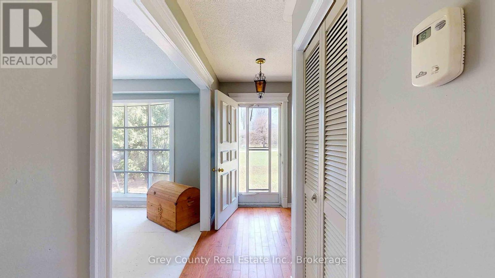 102 Glenwood Place, West Grey, Ontario  N0C 1H0 - Photo 12 - X12113548