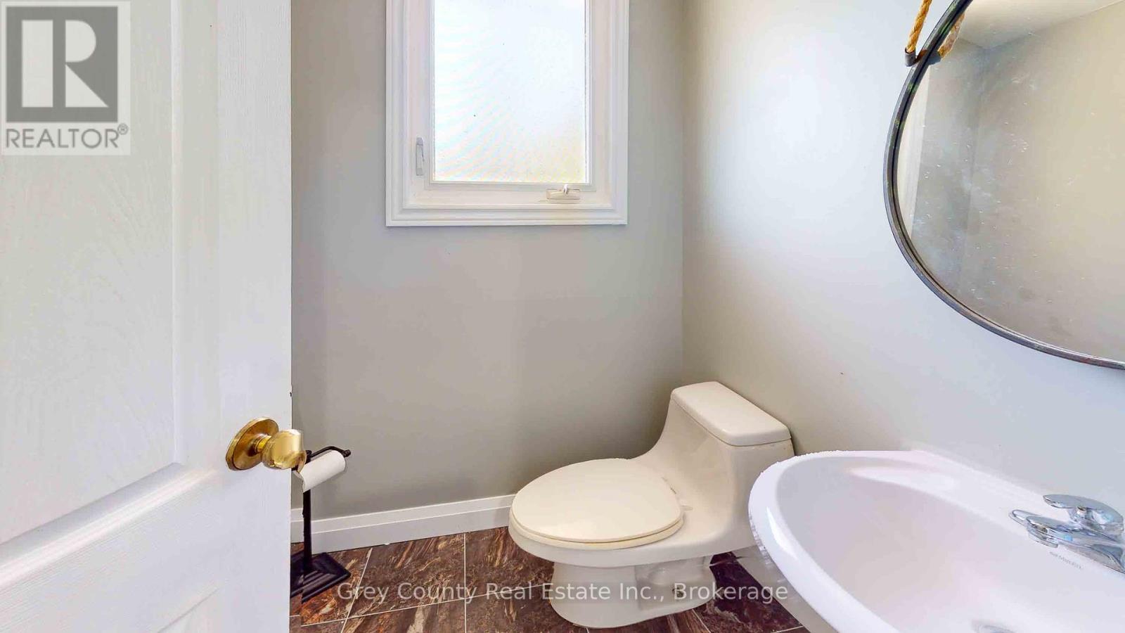 102 Glenwood Place, West Grey, Ontario  N0C 1H0 - Photo 19 - X12113548