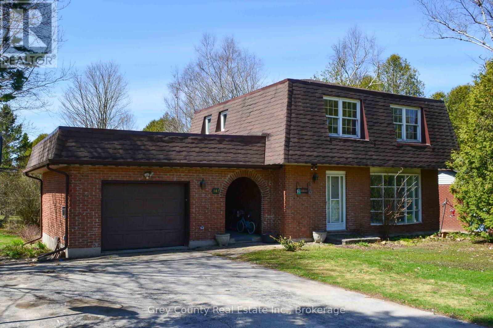 102 Glenwood Place, West Grey, Ontario  N0C 1H0 - Photo 2 - X12113548