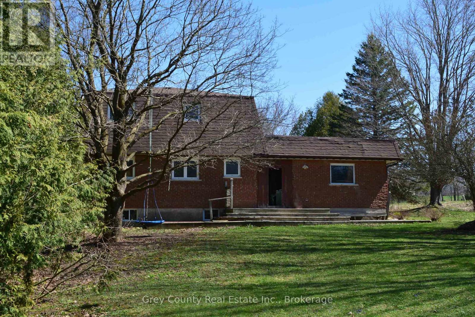 102 Glenwood Place, West Grey, Ontario  N0C 1H0 - Photo 32 - X12113548