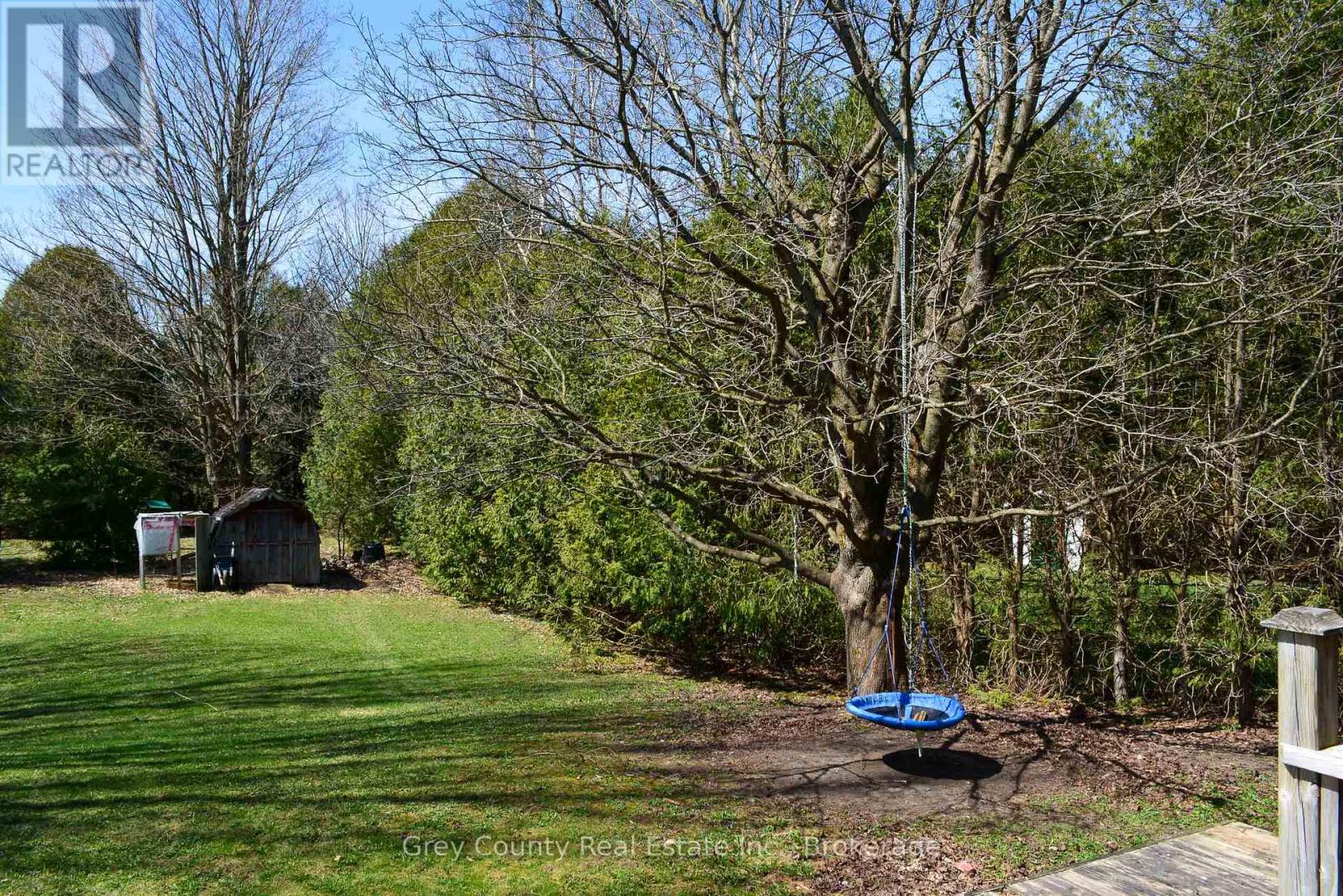 102 Glenwood Place, West Grey, Ontario  N0C 1H0 - Photo 35 - X12113548