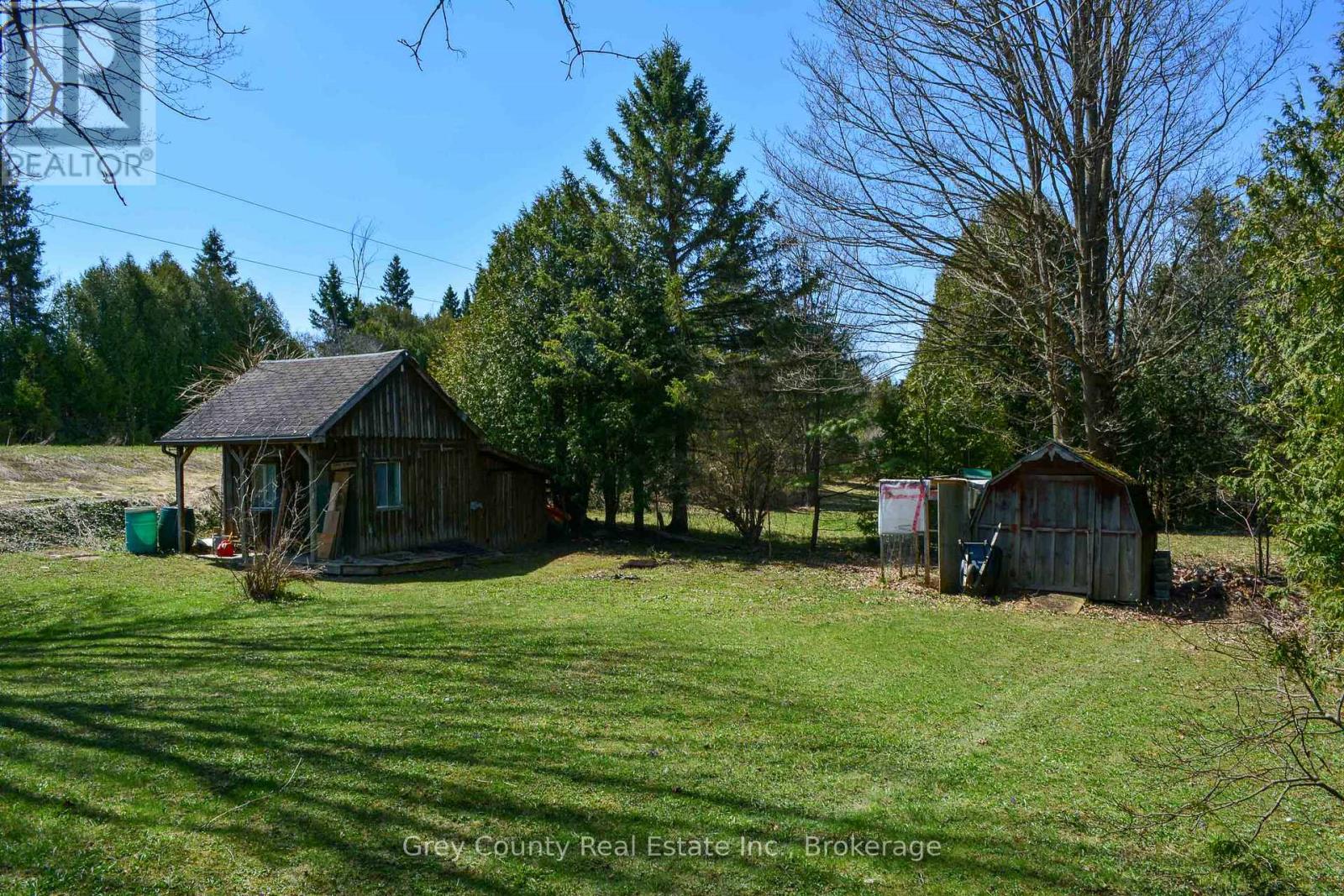 102 Glenwood Place, West Grey, Ontario  N0C 1H0 - Photo 38 - X12113548