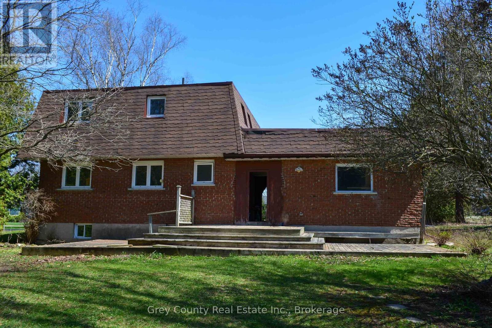 102 Glenwood Place, West Grey, Ontario  N0C 1H0 - Photo 5 - X12113548