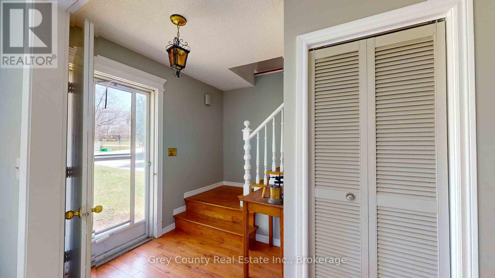 102 Glenwood Place, West Grey, Ontario  N0C 1H0 - Photo 7 - X12113548