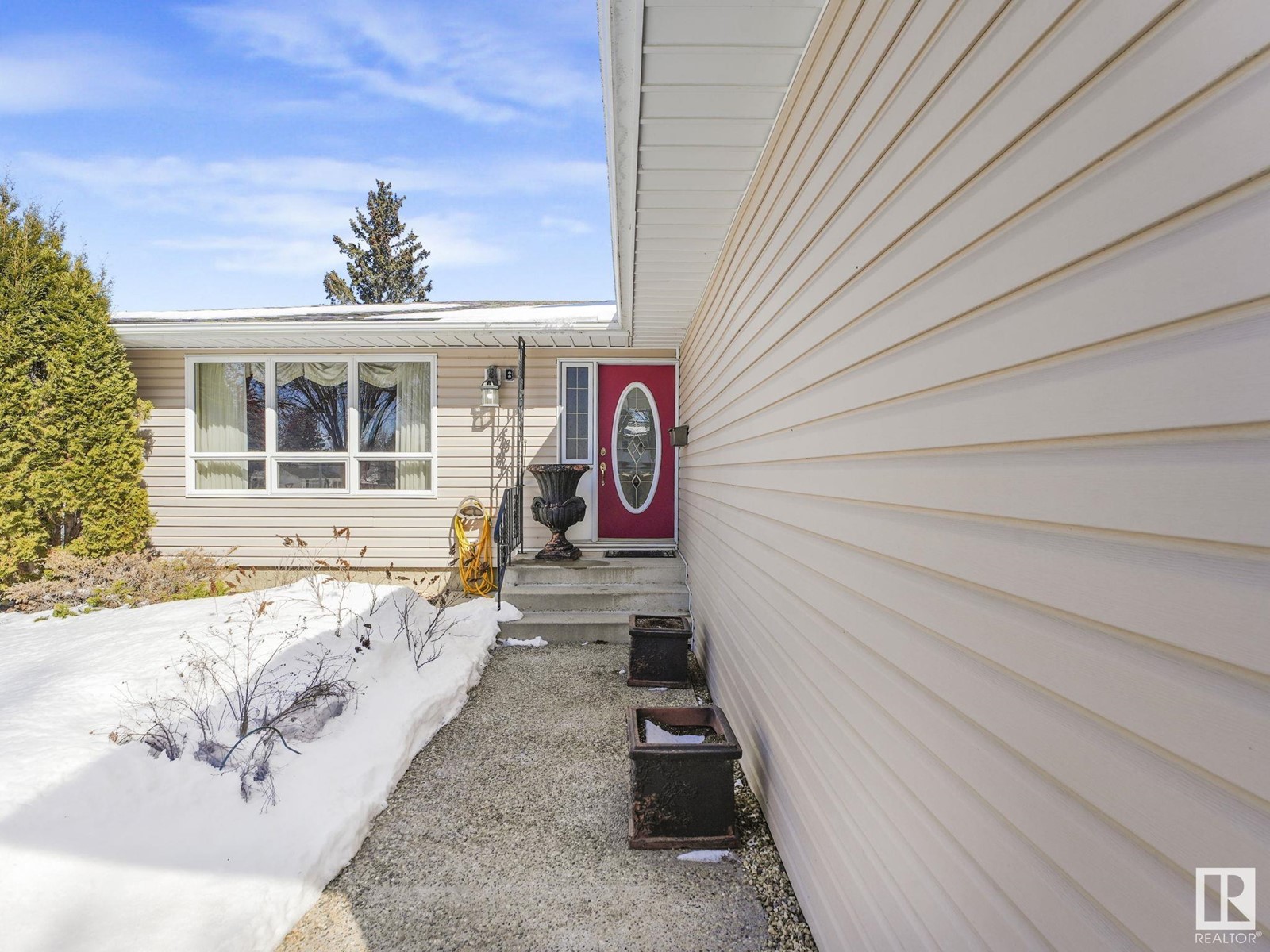 Property at 49 Burnham PL image 1