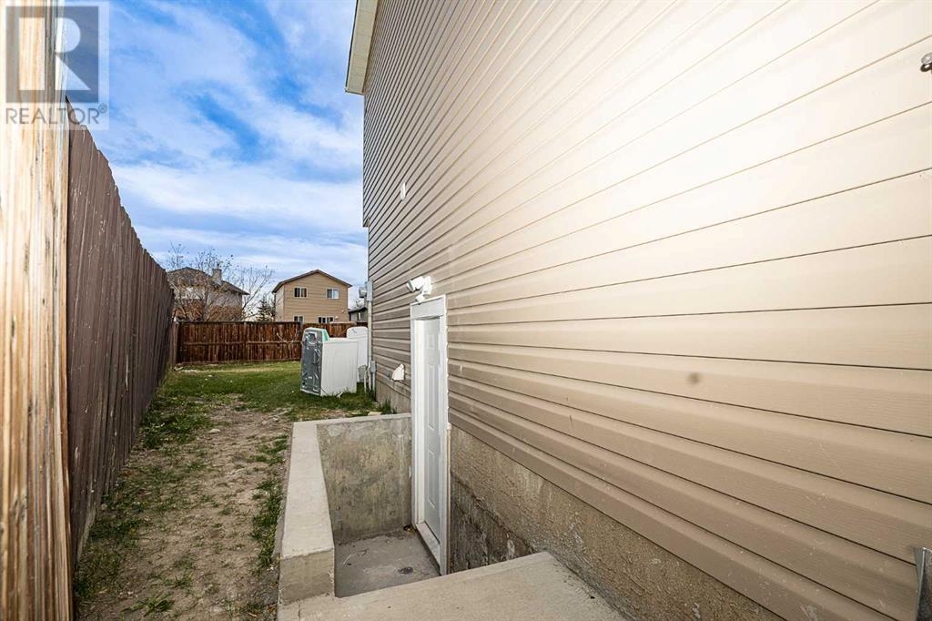 Property at 339 Martinbrook Place NE image 2