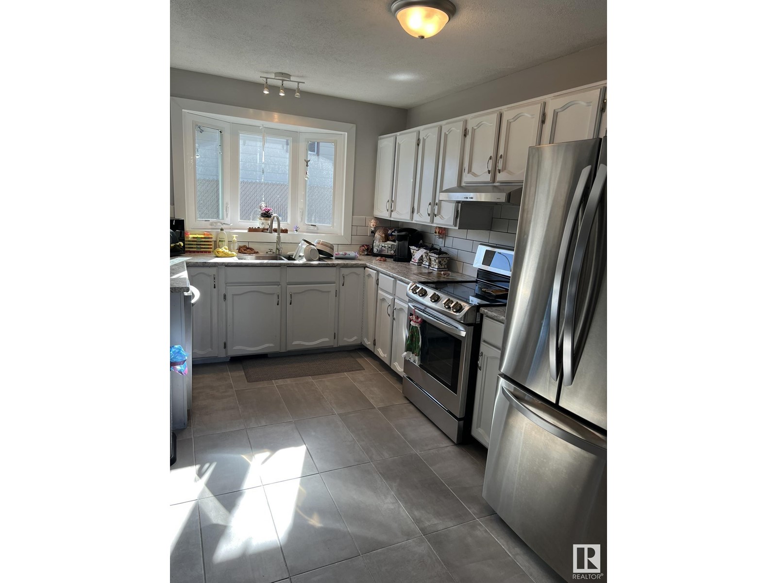 Property at 14536 26 ST NW image 3