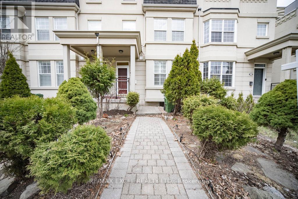28 Bond Avenue, Toronto, Ontario  M3B 3R8 - Photo 2 - C12113474