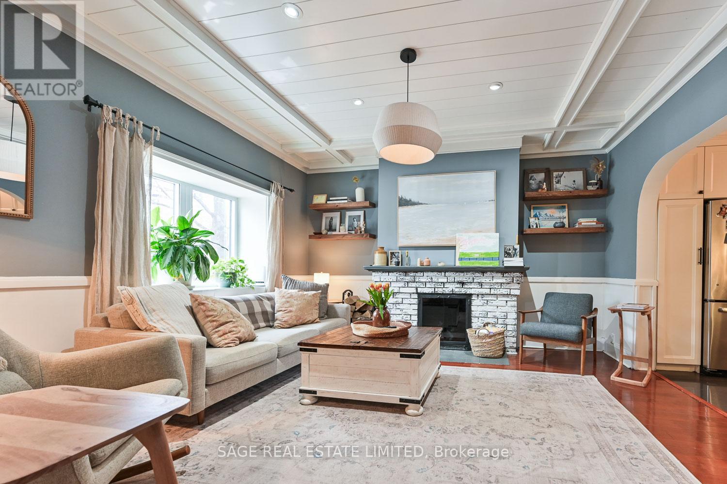 Property at 216 BALSAM AVENUE image 3