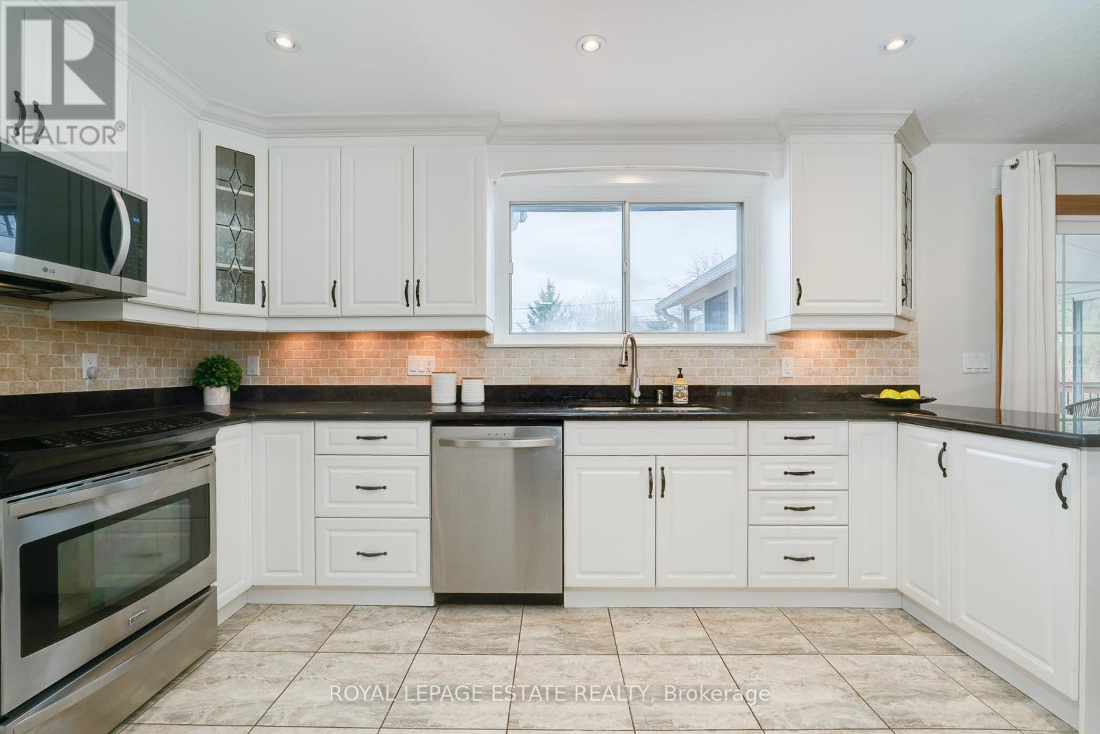 33 Burrells Road, Ajax, Ontario  L1S 2V3 - Photo 11 - E12113546