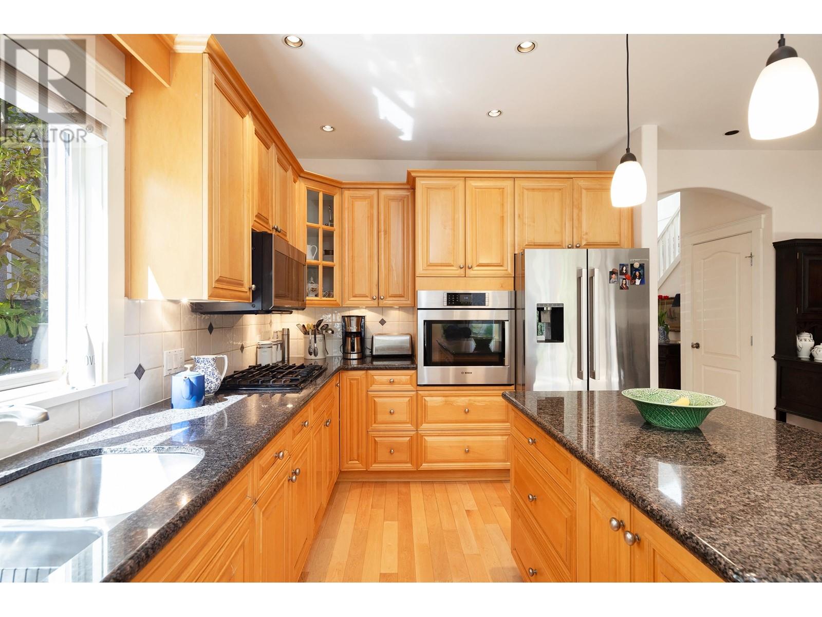 1888 W 14th Avenue, Vancouver, British Columbia  V6J 2J9 - Photo 8 - R2996260