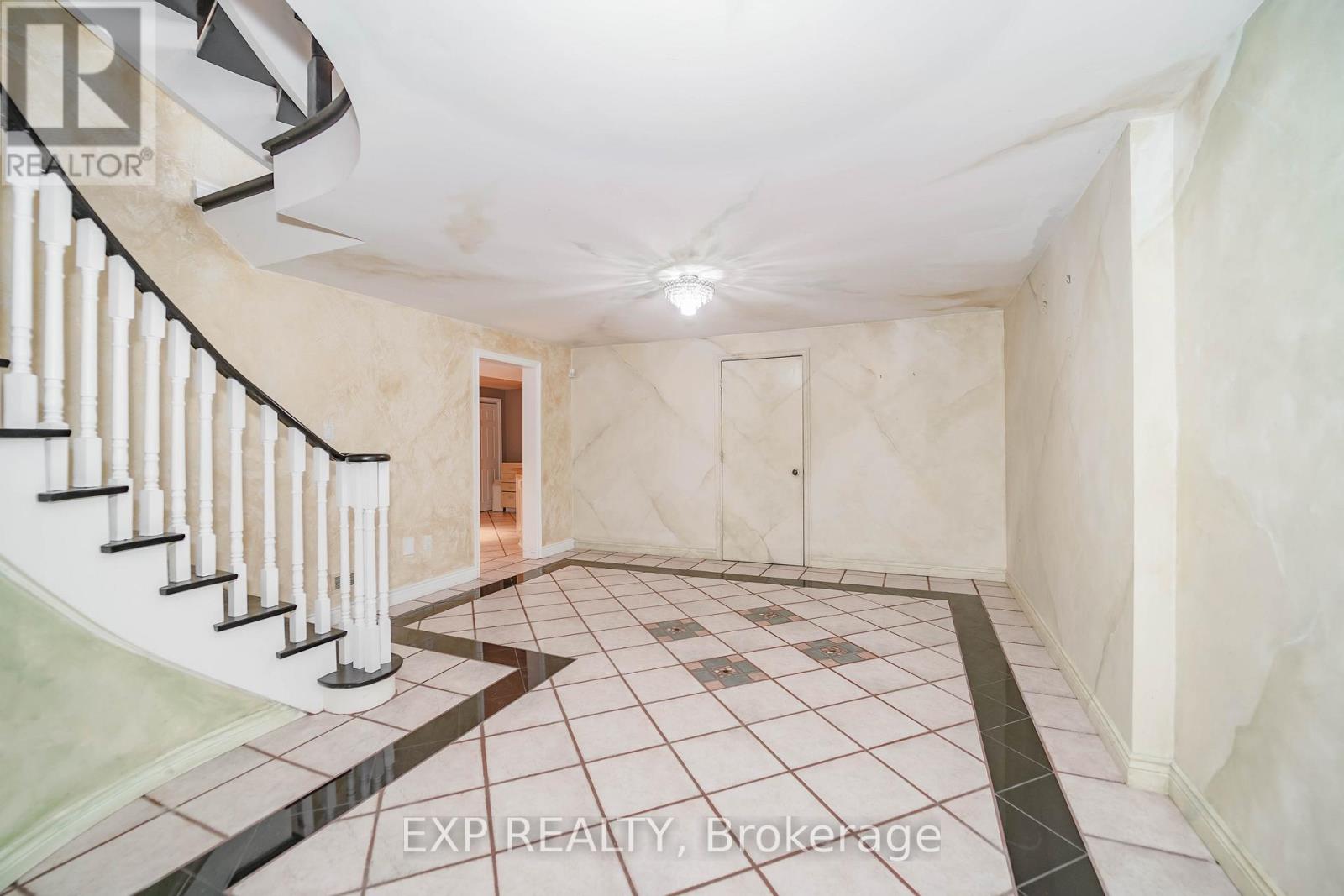 61 Glenayr Road, Richmond Hill, Ontario  L4B 2V8 - Photo 36 - N12101554