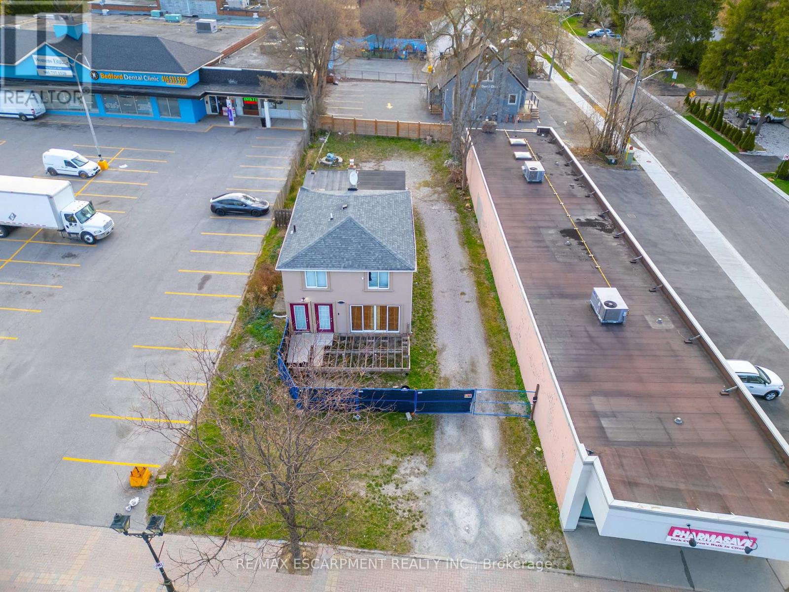 10329 Yonge Street, Richmond Hill, Ontario  L4C 3C1 - Photo 2 - N12113554