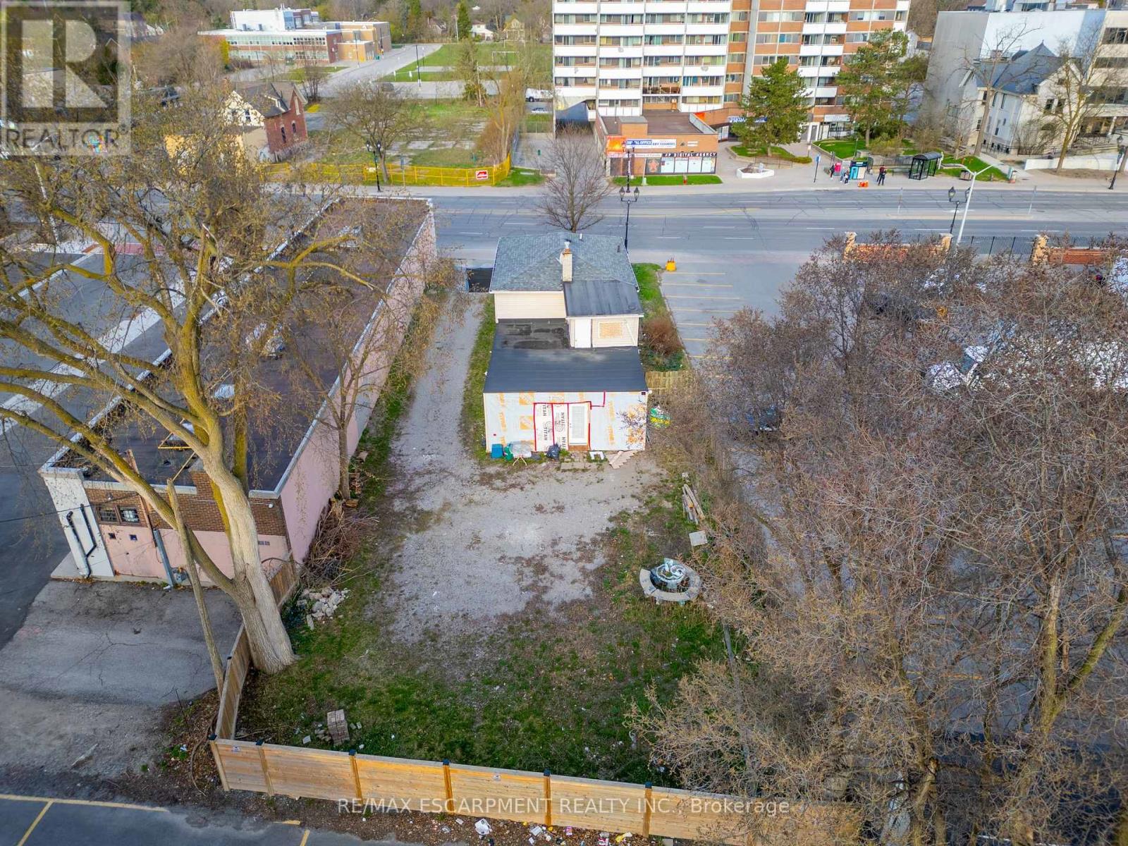 10329 Yonge Street, Richmond Hill, Ontario  L4C 3C1 - Photo 4 - N12113554
