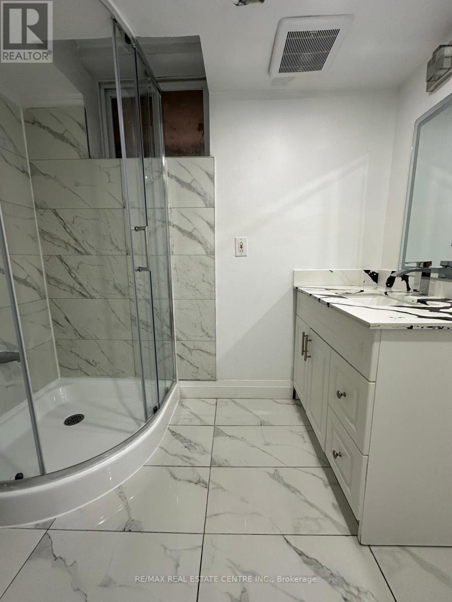 17 Harper Road, Brampton, Ontario  L6W 2W3 - Photo 13 - W12039498