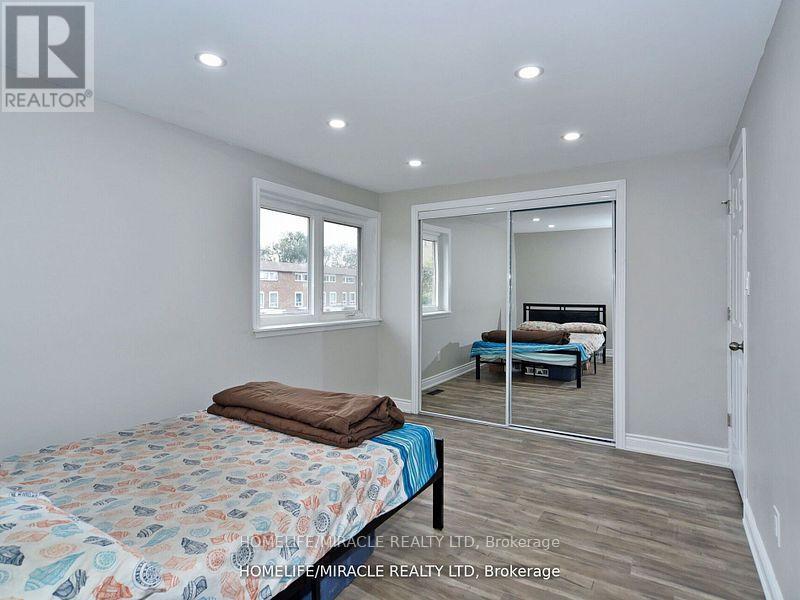 82 - 6429 Finch Avenue W, Toronto, Ontario  M9V 1T3 - Photo 32 - W12113465