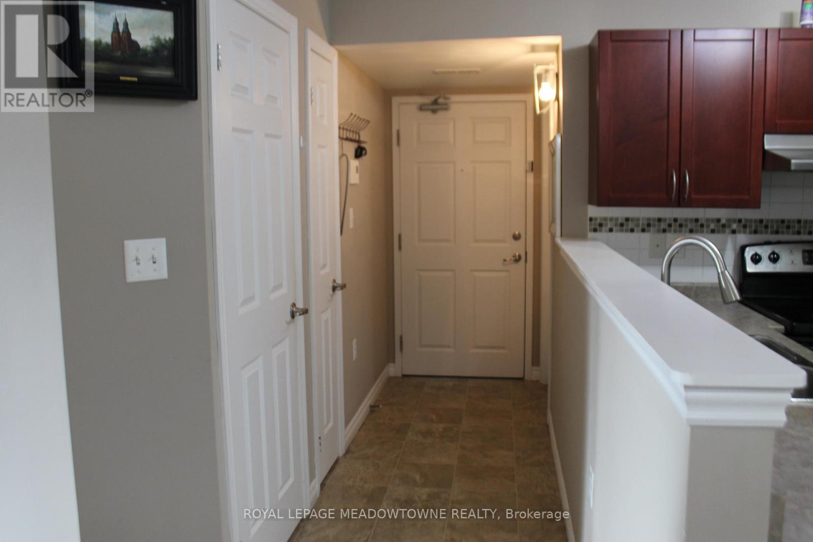 310 - 1360 Main Street E, Milton, Ontario  L9T 7S5 - Photo 4 - W12113471