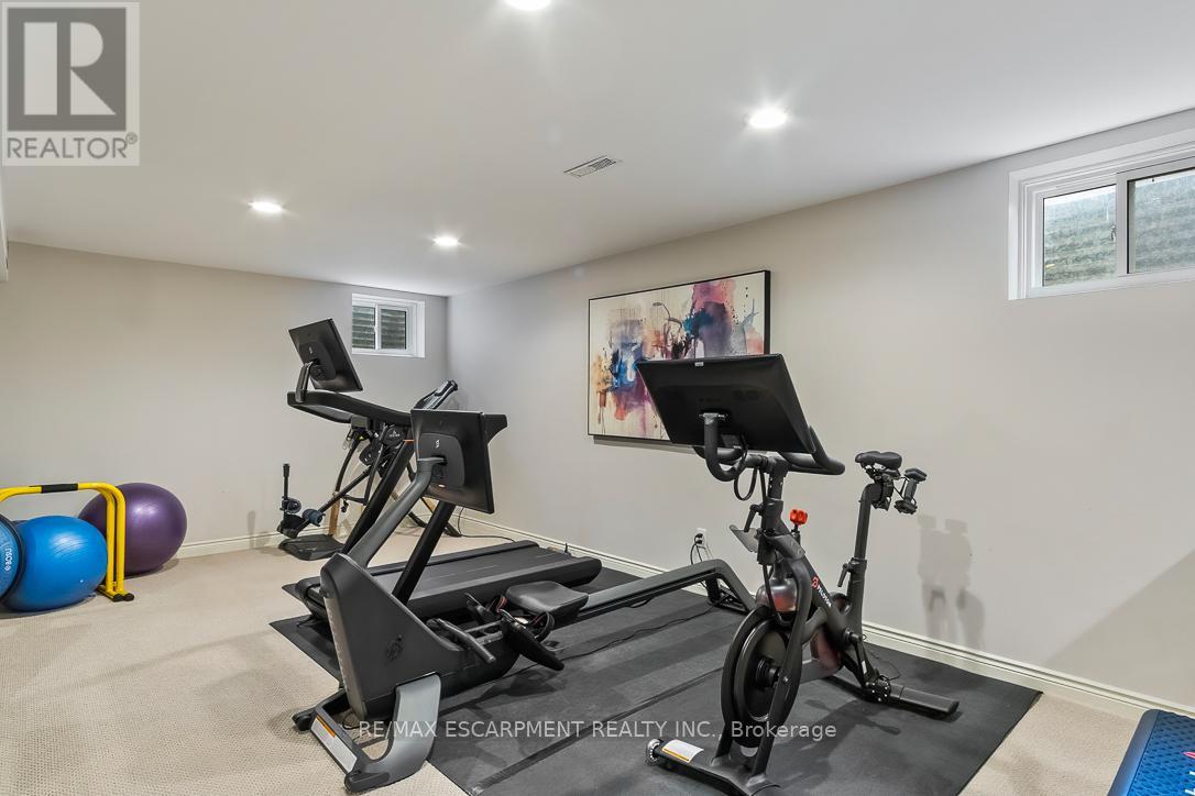 2072 Chippewa Trail, Mississauga, Ontario  L5H 3V7 - Photo 33 - W12113475