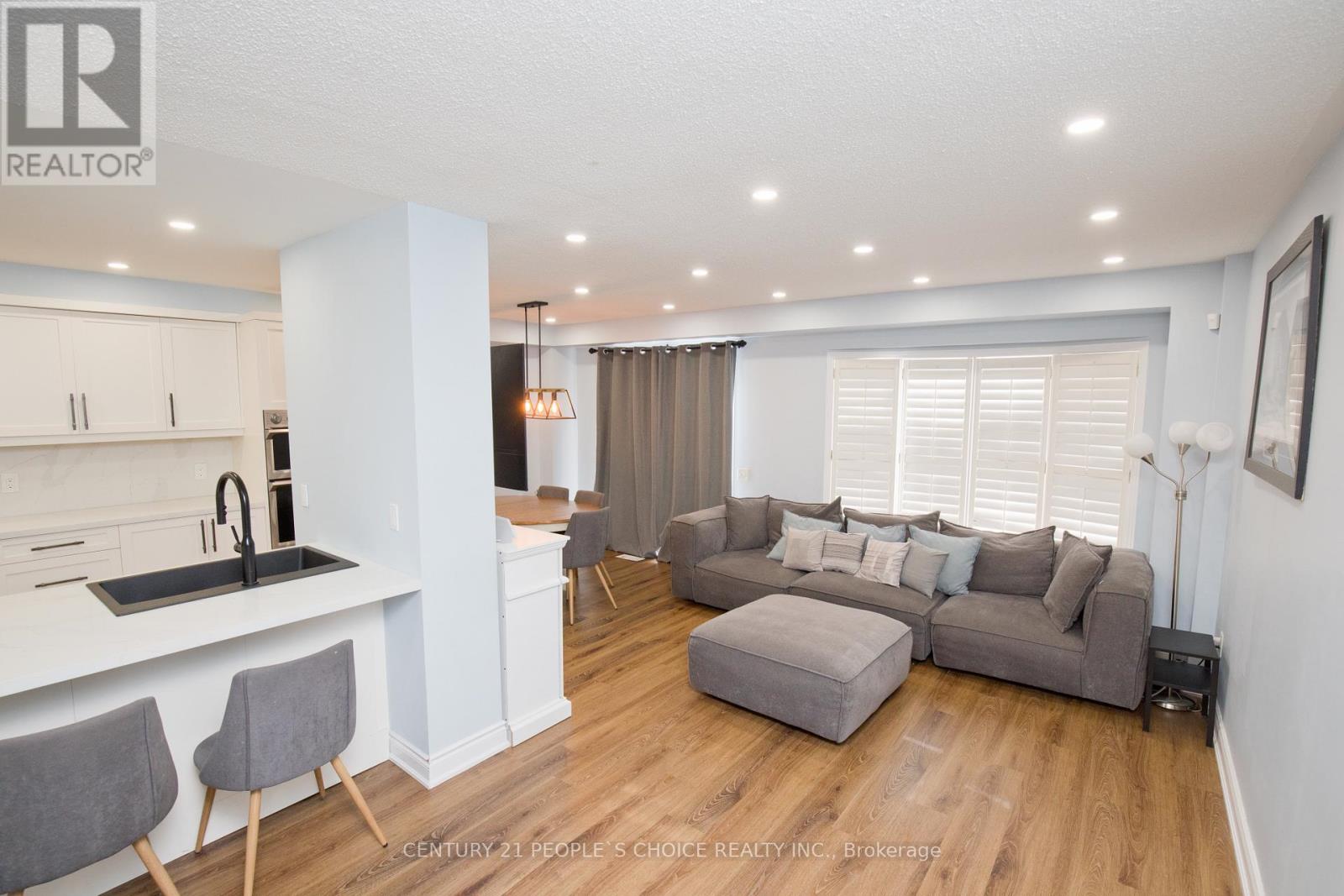 15d View Green Crescent, Toronto, Ontario  M9W 7C9 - Photo 17 - W12113484