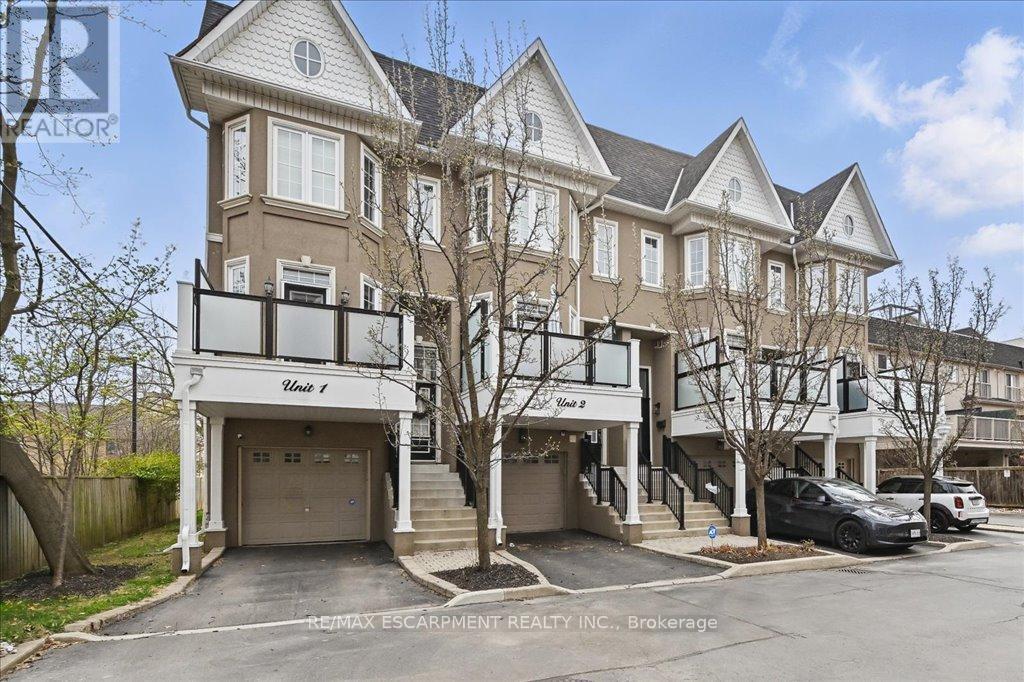2 - 117 Nelson Street, Oakville, Ontario  L6L 3J1 - Photo 2 - W12113517
