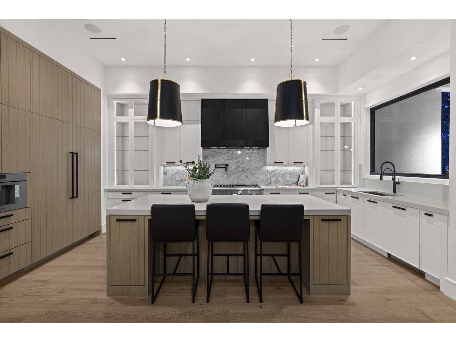 Property at 2565 141 STREET image 3