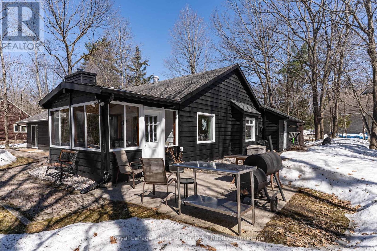 200 Tiffany Trail, Gravenhurst, Ontario P1P 1A6 - Photo 40 - X12083174