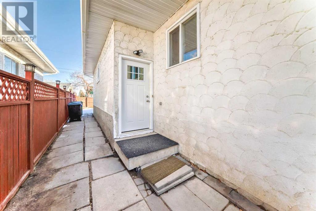 Property at 2918 Doverville Crescent SE image 3