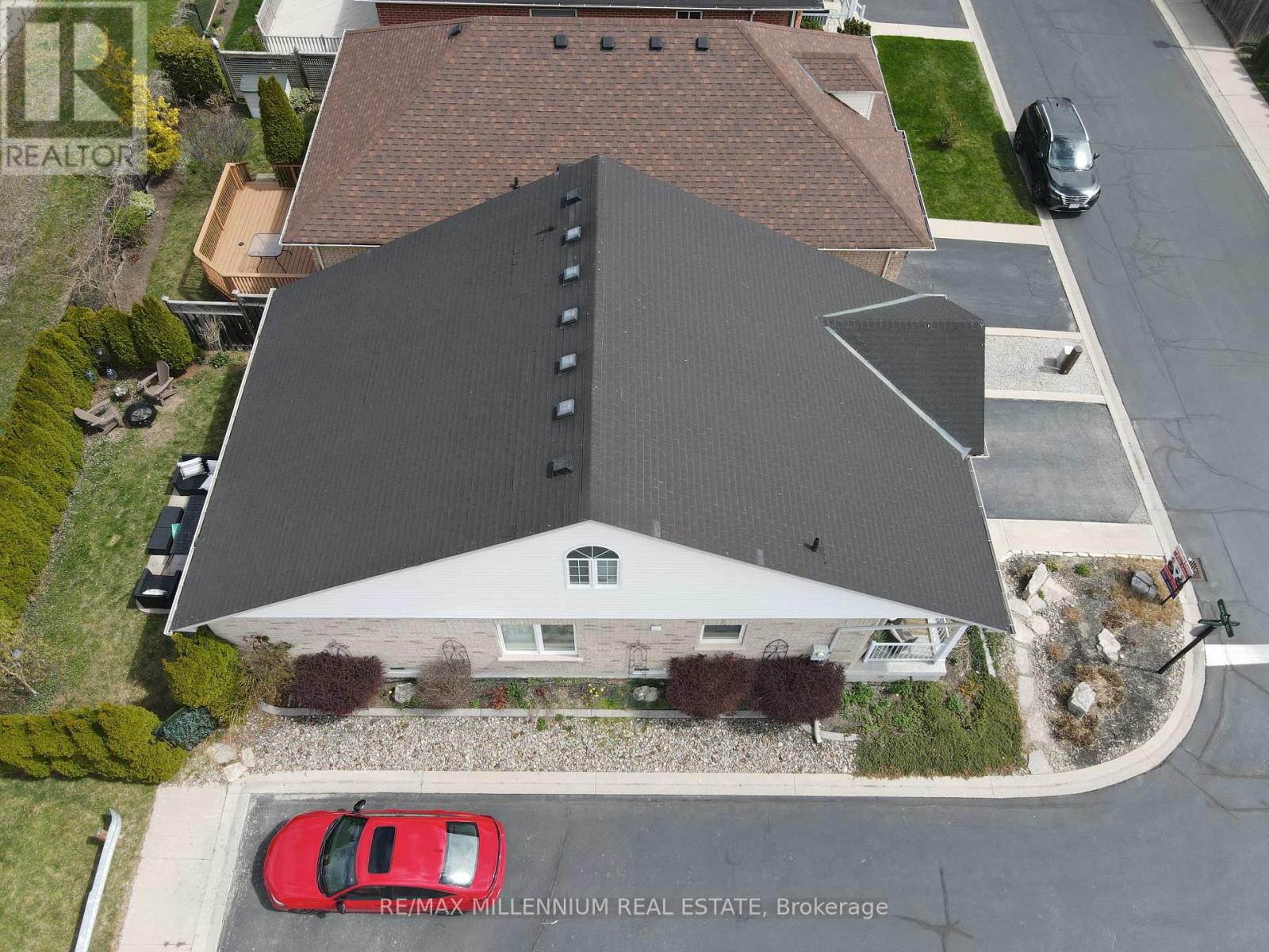 695 Poplar Road, Milton, Ontario  L9T 5W9 - Photo 5 - W12106975
