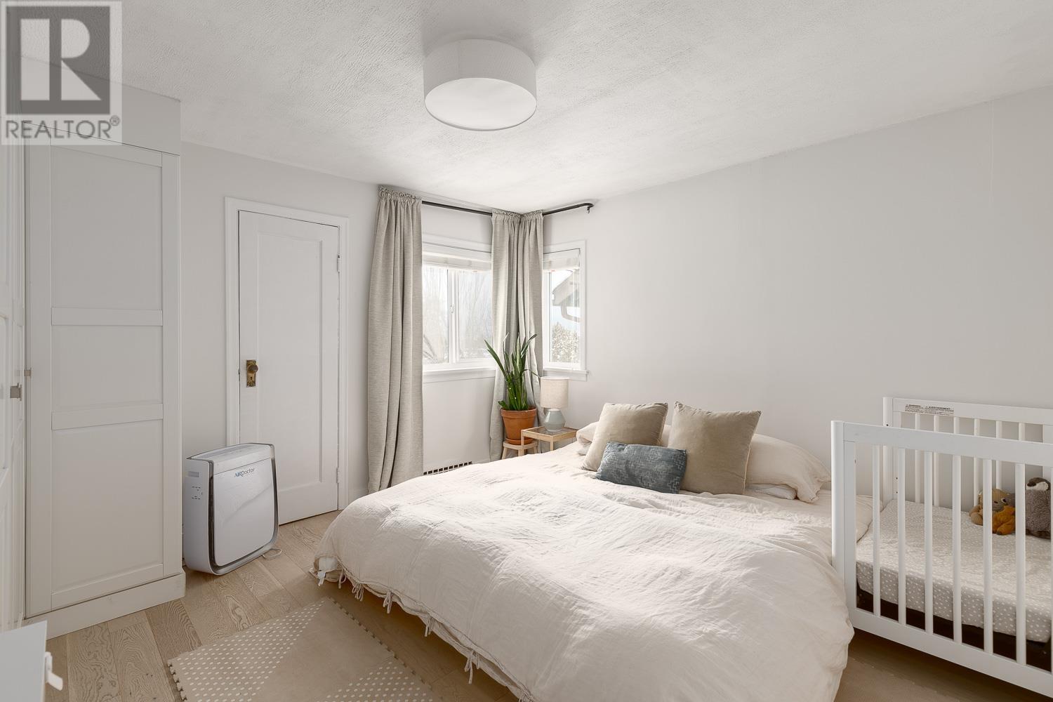 Listing Picture 11 of 25 : 1596 E 33RD AVENUE, Vancouver / 溫哥華 - 魯藝地產 Yvonne Lu Group - MLS Medallion Club Member