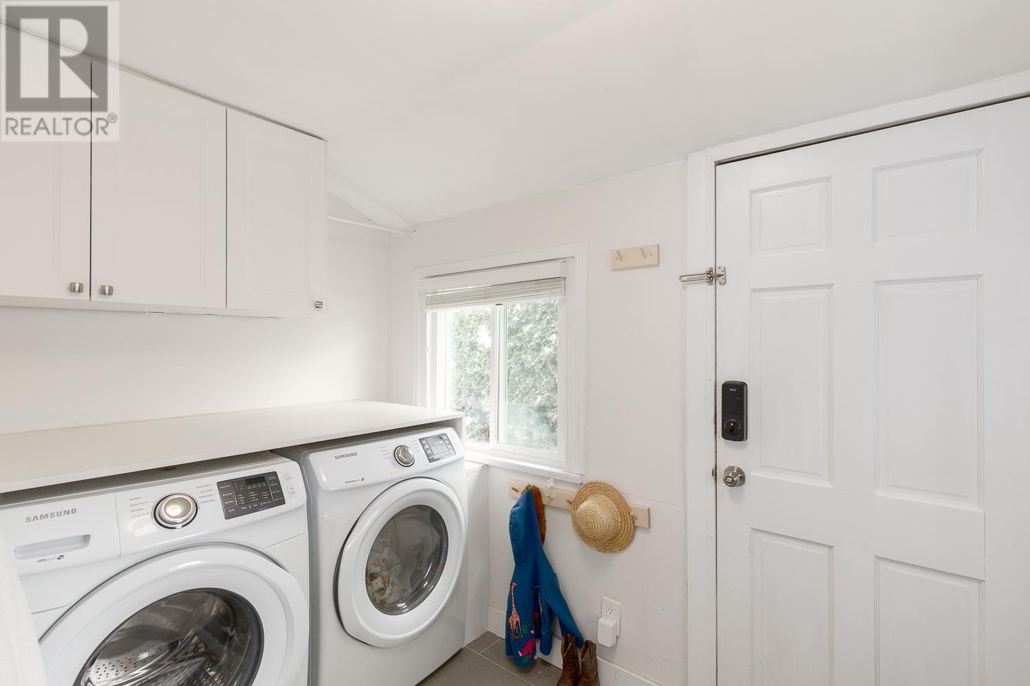 Listing Picture 10 of 25 : 1596 E 33RD AVENUE, Vancouver / 溫哥華 - 魯藝地產 Yvonne Lu Group - MLS Medallion Club Member