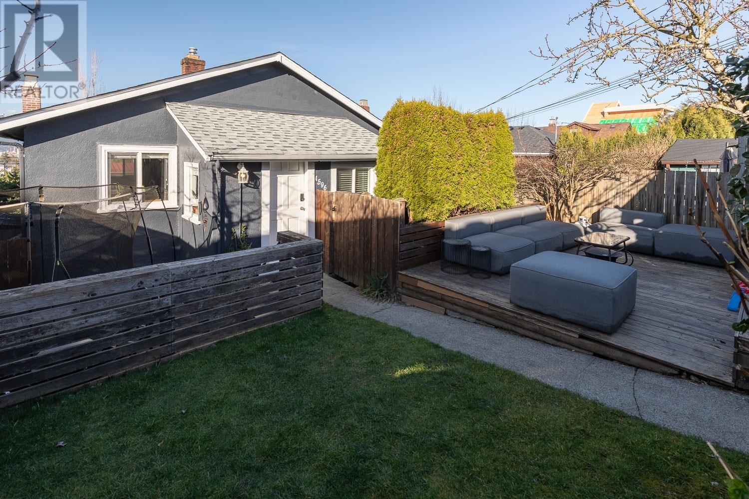Listing Picture 18 of 25 : 1596 E 33RD AVENUE, Vancouver / 溫哥華 - 魯藝地產 Yvonne Lu Group - MLS Medallion Club Member
