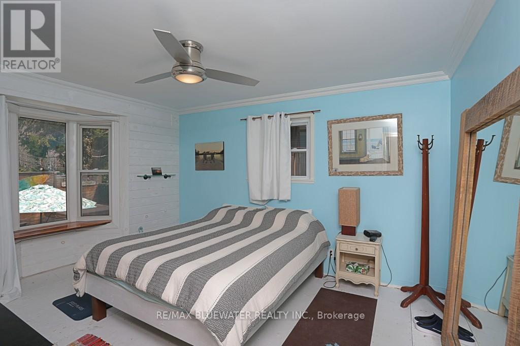 46 Hill Street, Lambton Shores, Ontario  N0M 1T0 - Photo 21 - X12113556
