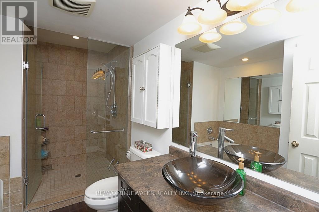 46 Hill Street, Lambton Shores, Ontario  N0M 1T0 - Photo 28 - X12113556