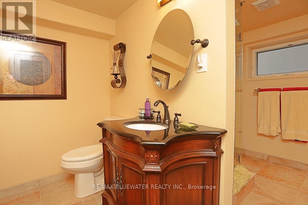 46 Hill Street, Lambton Shores, Ontario  N0M 1T0 - Photo 30 - X12113556