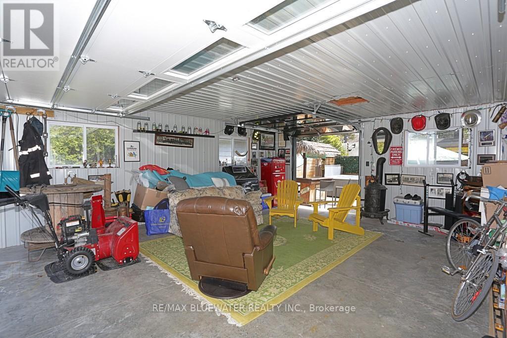46 Hill Street, Lambton Shores, Ontario  N0M 1T0 - Photo 46 - X12113556
