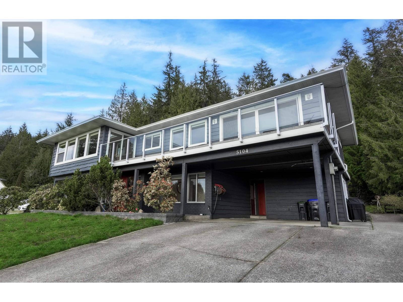 5104 PAM ROAD, Sechelt, British Columbia