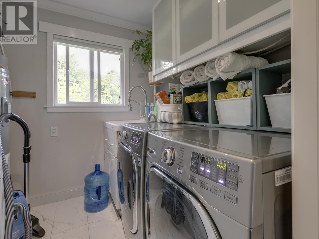 26521 Lougheed Highway, Maple Ridge, British Columbia  V2W 1K2 - Photo 17 - R2996372