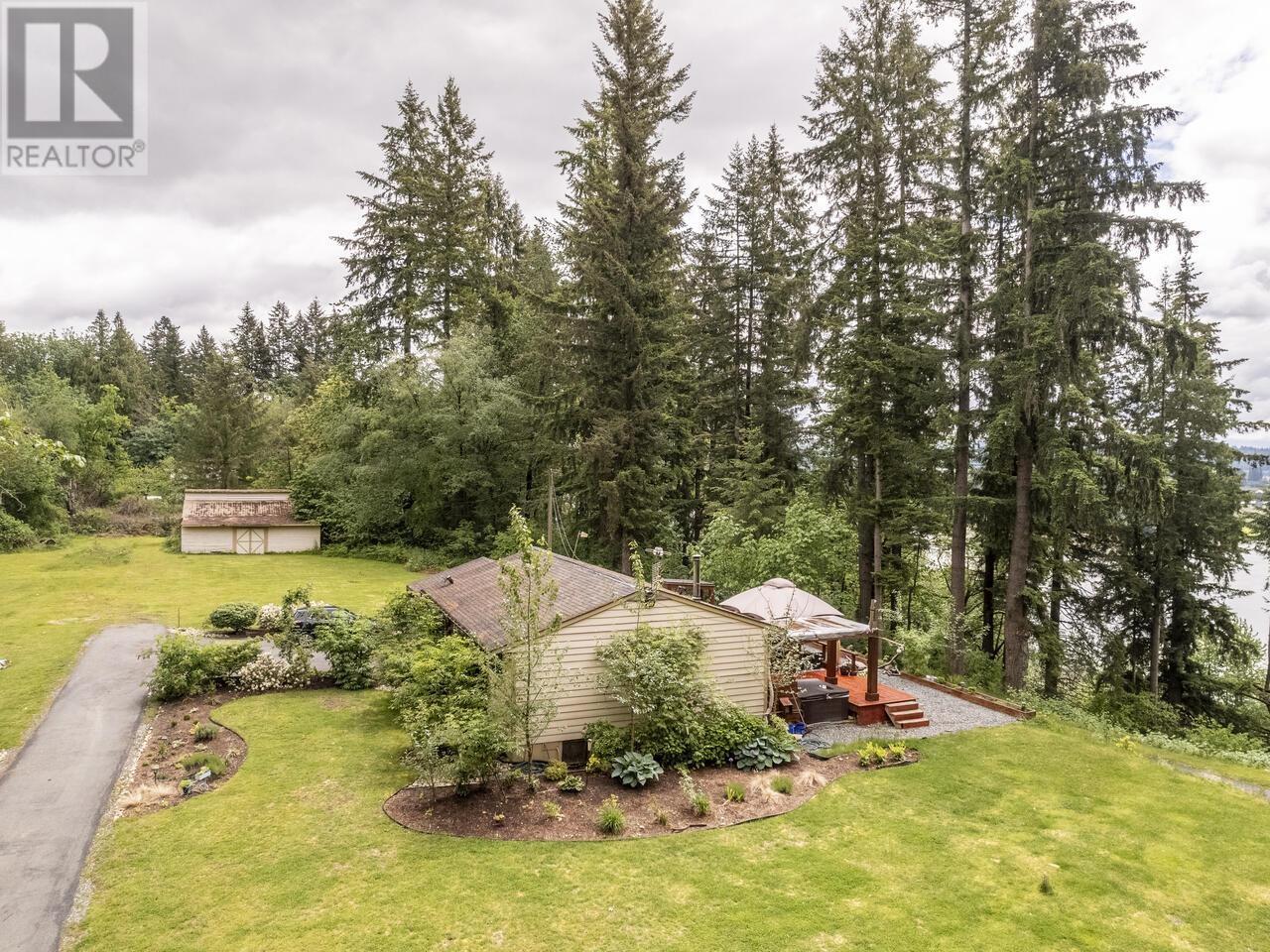 26521 Lougheed Highway, Maple Ridge, British Columbia  V2W 1K2 - Photo 2 - R2996372