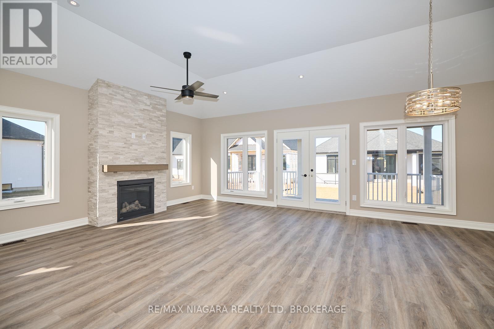 28 Harvest Drive, Niagara-On-The-Lake (Virgil), Ontario  L0S 1J0 - Photo 15 - X12031197