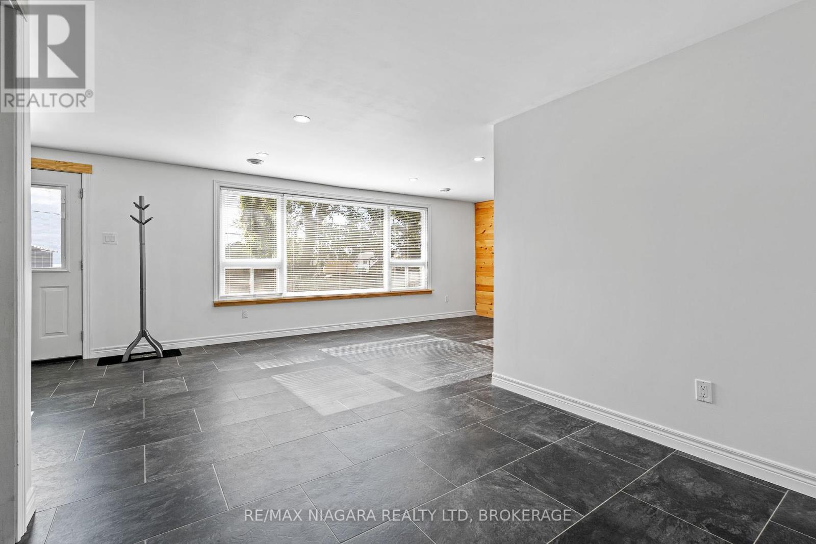 11496 Cook Lane, Wainfleet, Ontario  L3K 5V4 - Photo 12 - X12033721