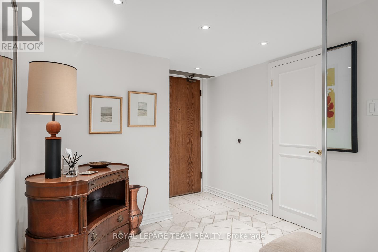 Property at 3D - 300 QUEEN ELIZABETH DRIVE image 2