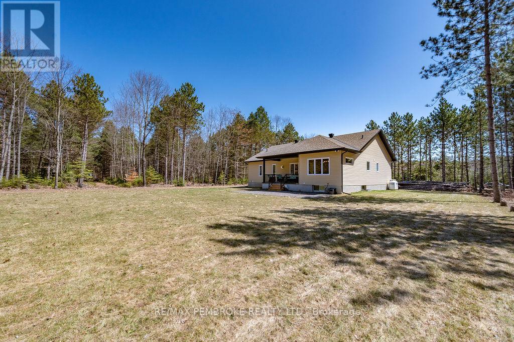 348 Pappin Road, Whitewater Region, Ontario  K0J 1C0 - Photo 7 - X12113609