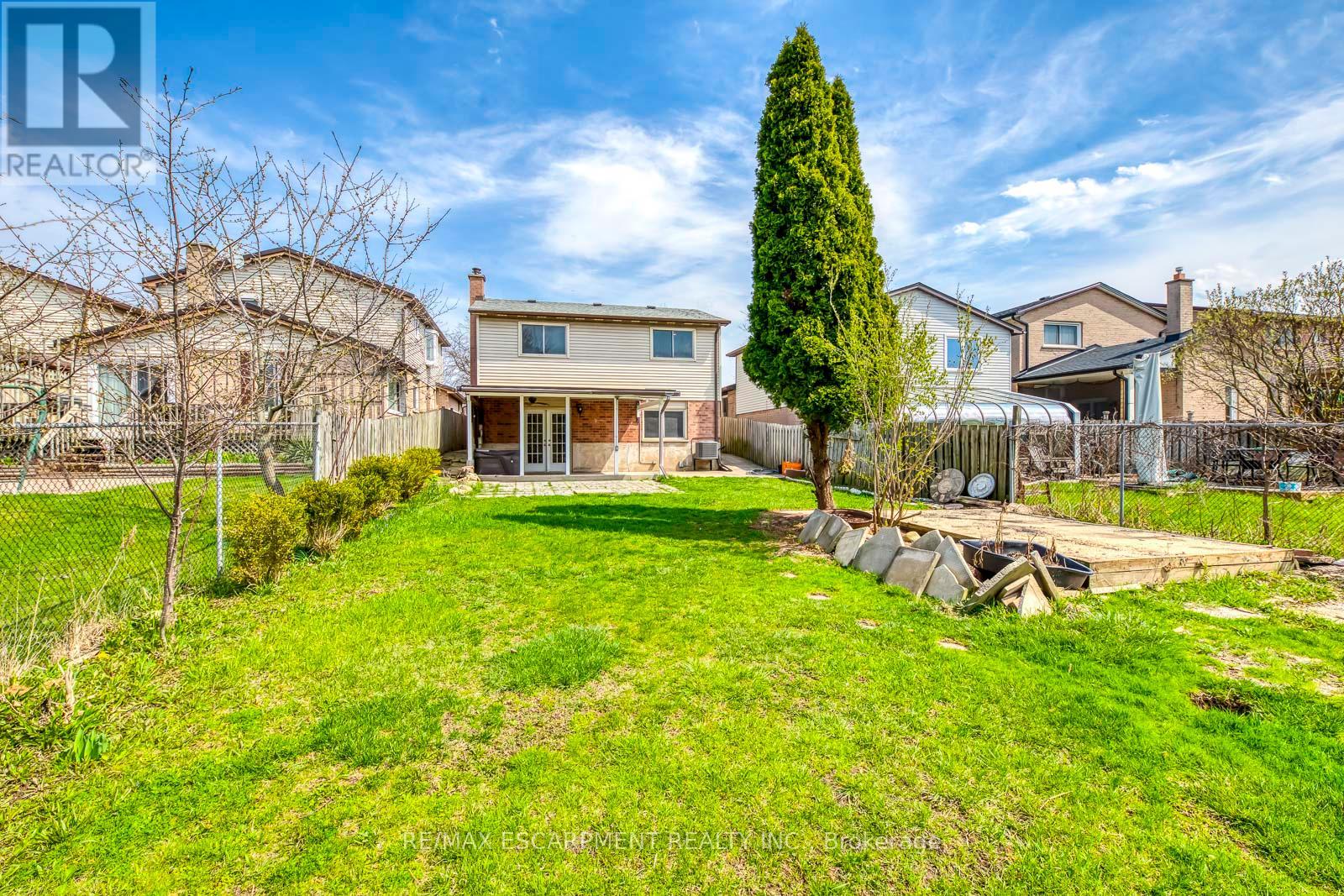 11 Drakes Drive, Hamilton, Ontario  L6K 3J7 - Photo 39 - X12113116