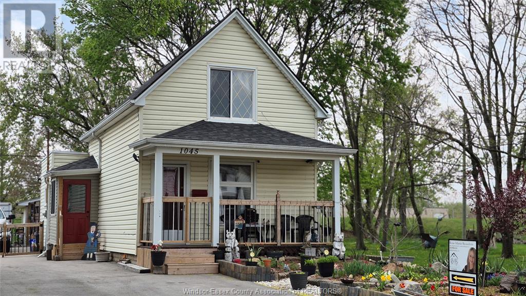 Property at 1045 WELLINGTON image 4