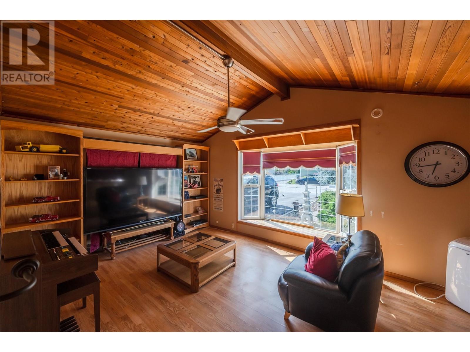 12252 Saunders Crescent, Summerland, British Columbia  V0H 1Z0 - Photo 2 - 10345726