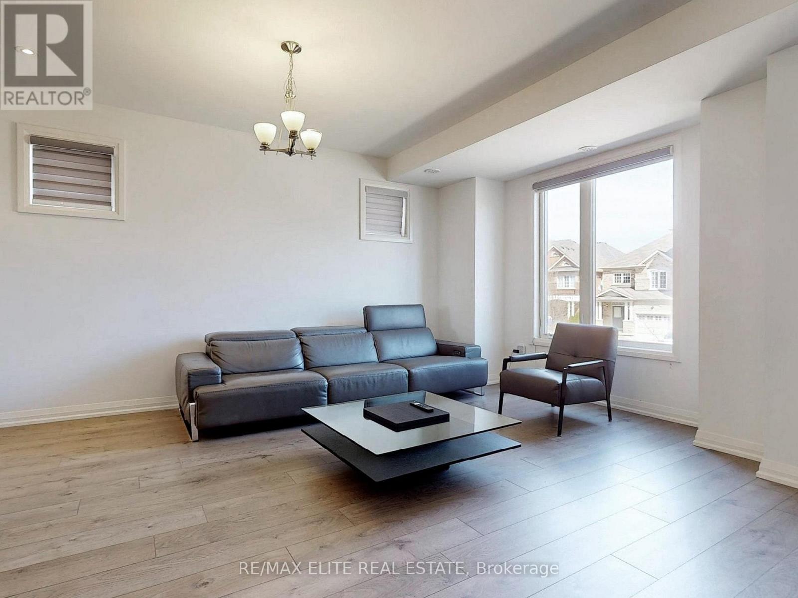 Property at 37 GEORGE KIRBY STREET image 3