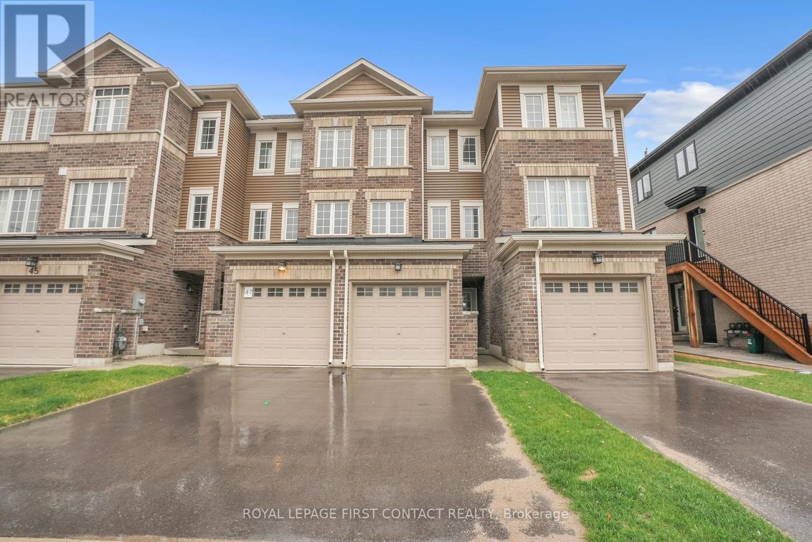 49 Pumpkin Corner Crescent, Barrie, Ontario  L9J 0T7 - Photo 1 - S12113585
