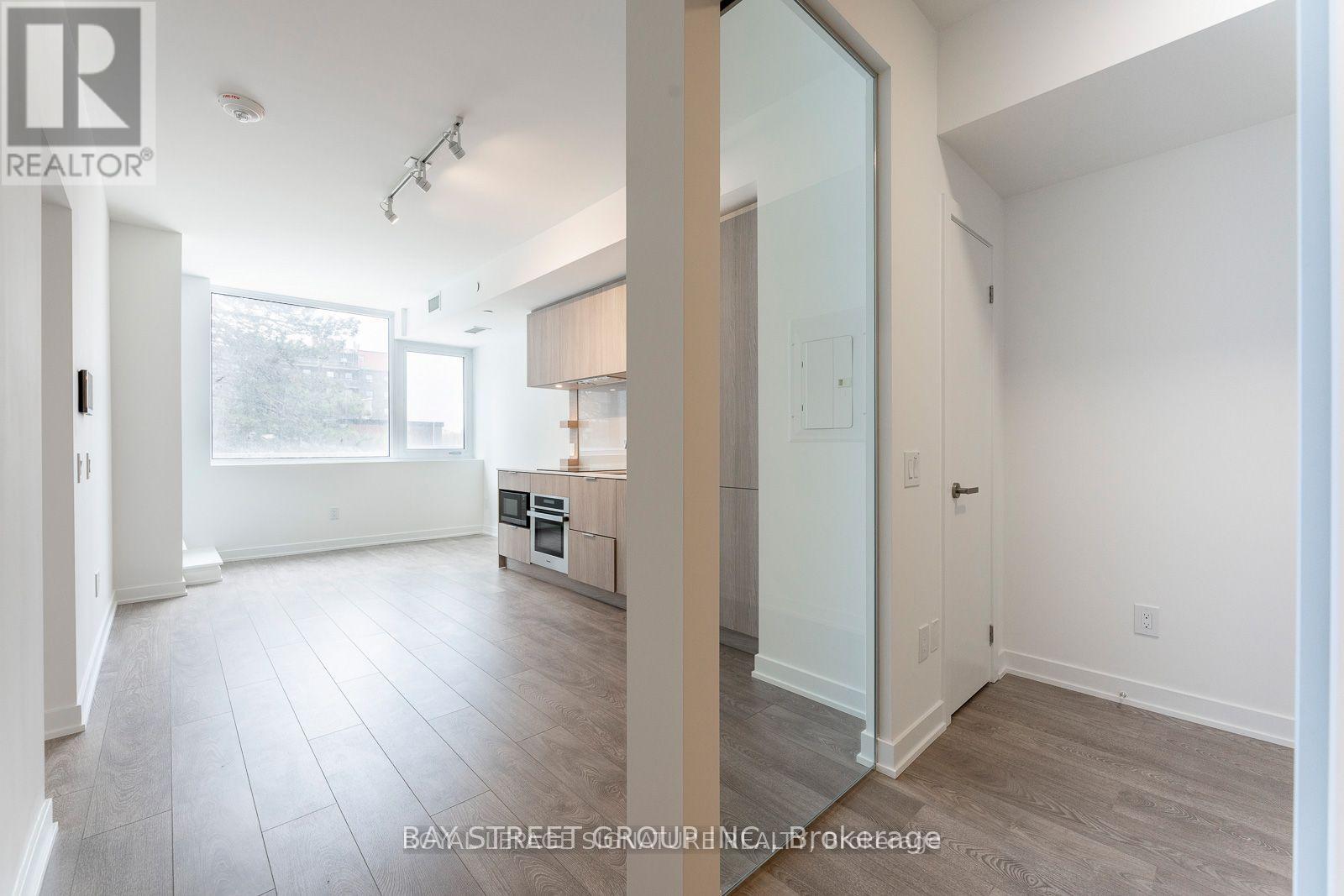 515 - 28 Ann Street, Mississauga, Ontario  M3C 0H5 - Photo 6 - W12113563