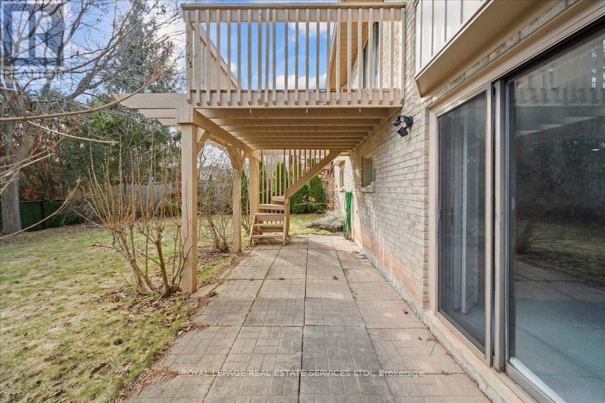 2076 Pelee Boulevard, Oakville, Ontario  L6H 5N8 - Photo 38 - W12113597