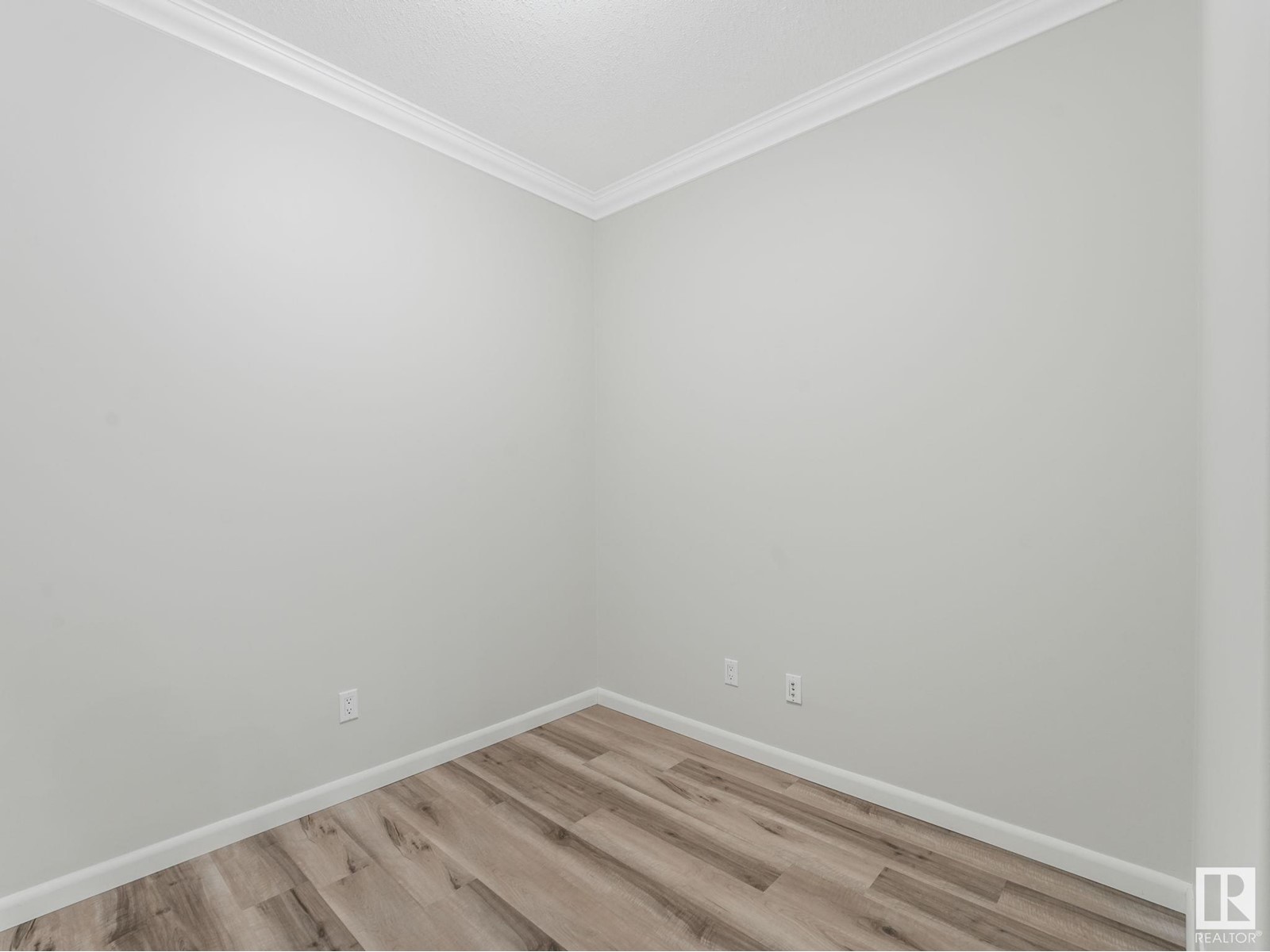 Property at #116 160 MAGRATH RD NW image 2